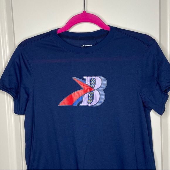 Brooks Brand Distance Graphic Short Sleeve - Picture 13 of 16